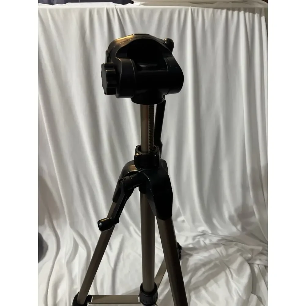 Dynex DX-TRP60 Tripod